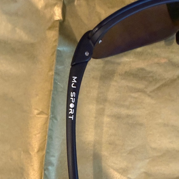 Unisex Authentic Maui Jim MJ SPORT Polarized Sunglasses w/ Hard and Soft Case! - Picture 4 of 9